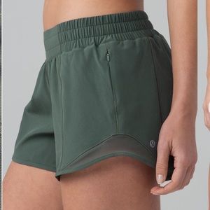 Lululemon Hotty Hot Shorts - size 12